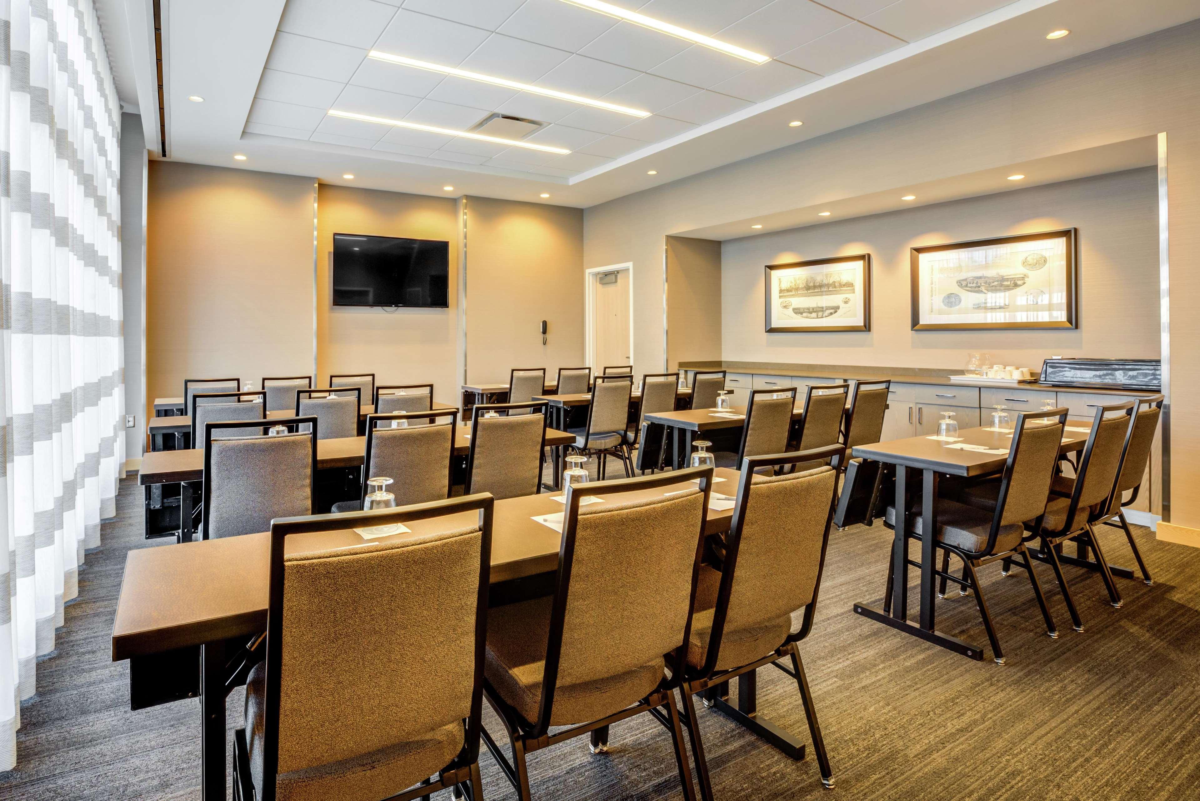Hampton Inn & Suites Boston/Waltham Exteriér fotografie