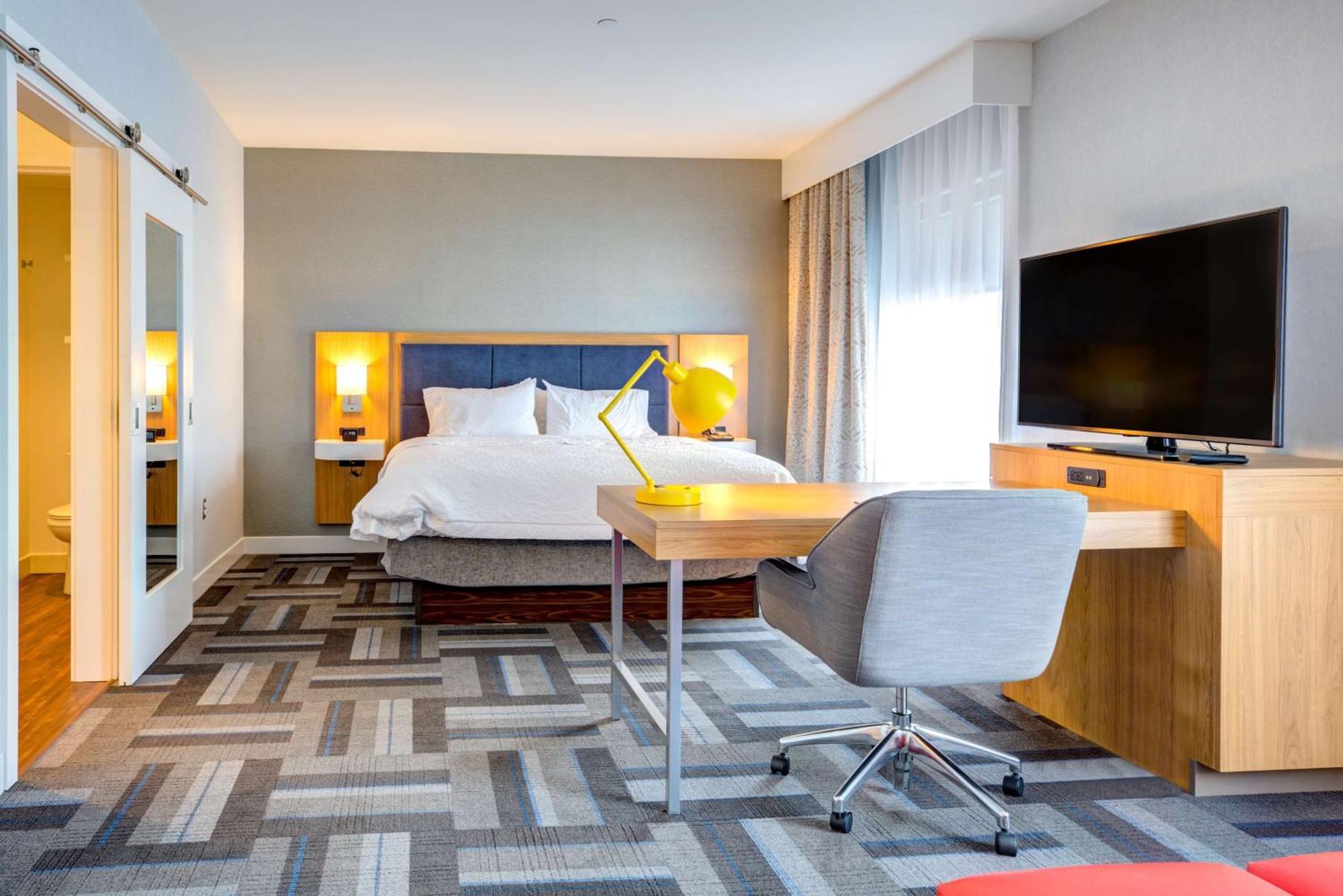 Hampton Inn & Suites Boston/Waltham Exteriér fotografie