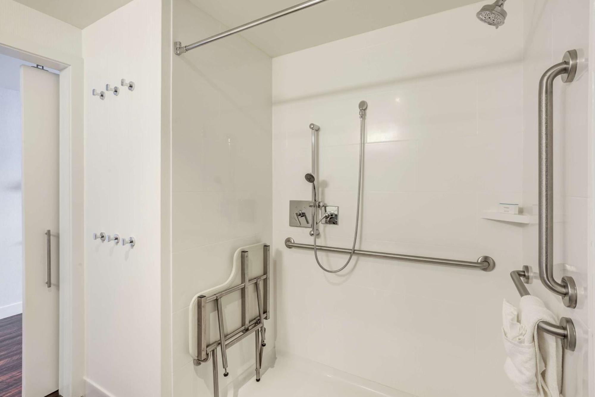 Hampton Inn & Suites Boston/Waltham Exteriér fotografie