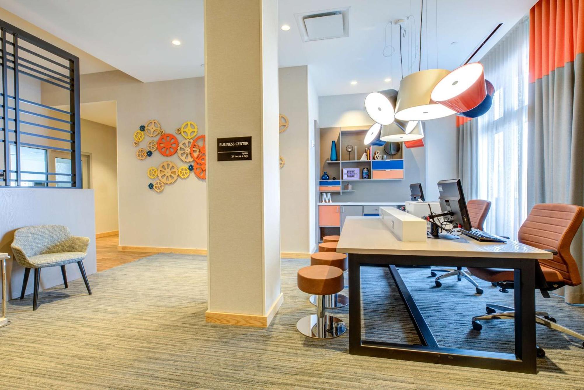 Hampton Inn & Suites Boston/Waltham Exteriér fotografie