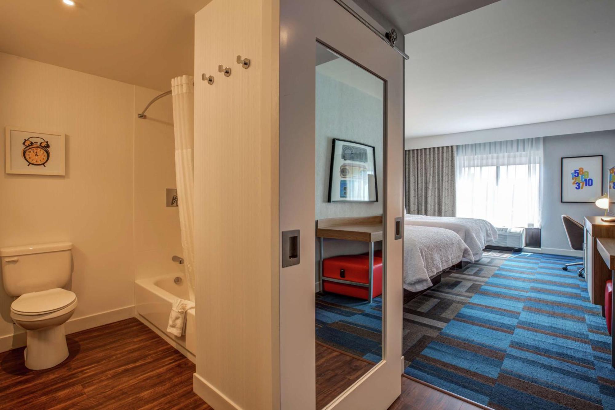 Hampton Inn & Suites Boston/Waltham Exteriér fotografie