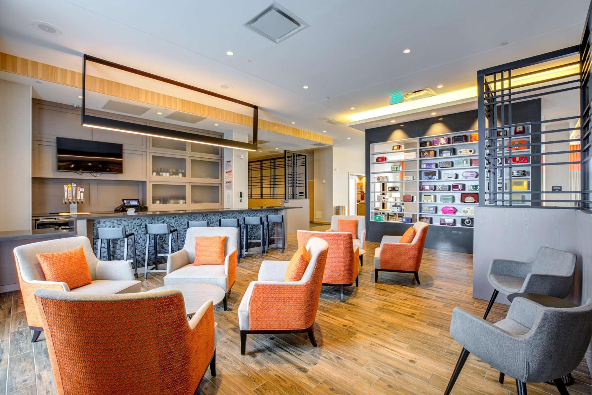 Hampton Inn & Suites Boston/Waltham Exteriér fotografie