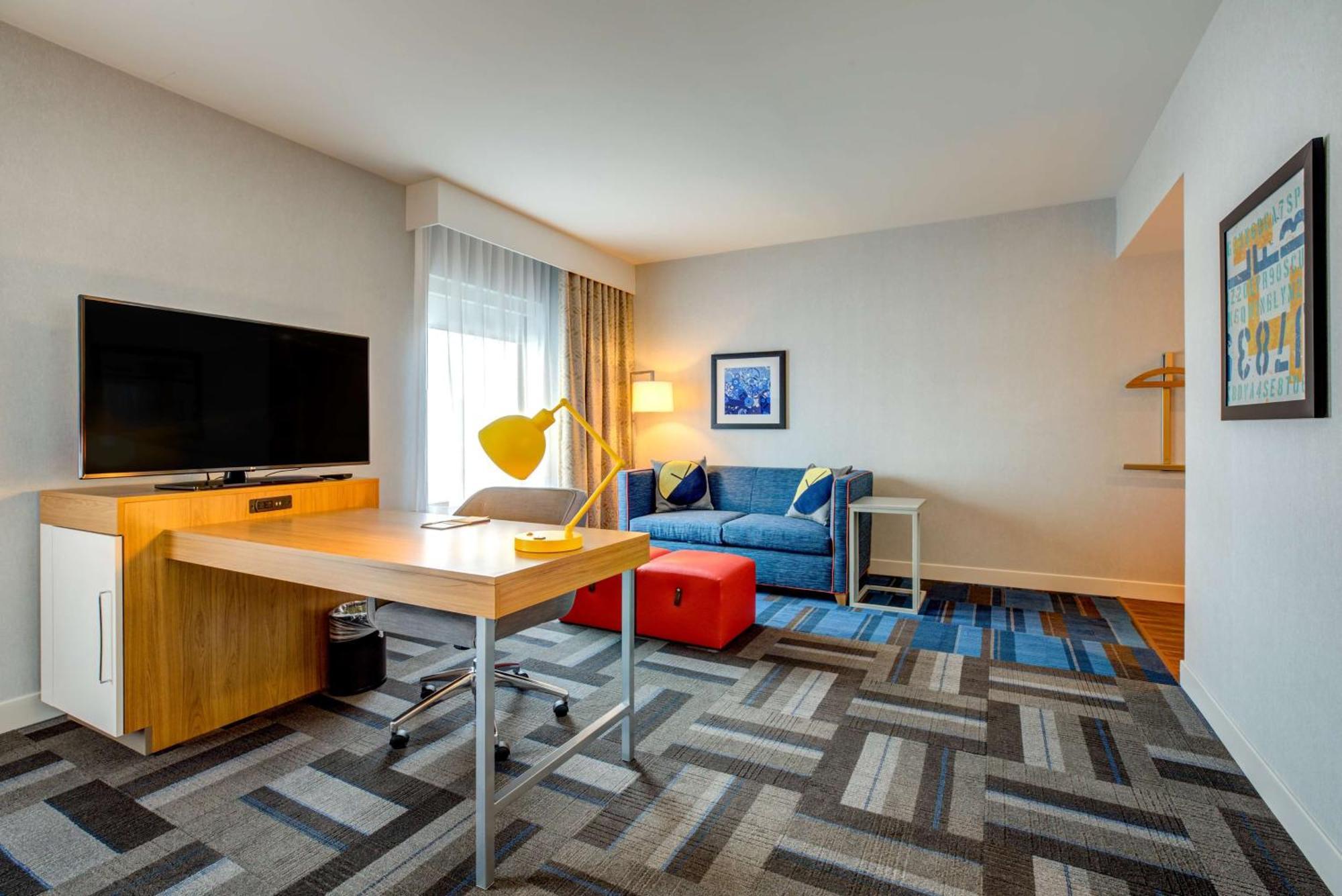 Hampton Inn & Suites Boston/Waltham Exteriér fotografie