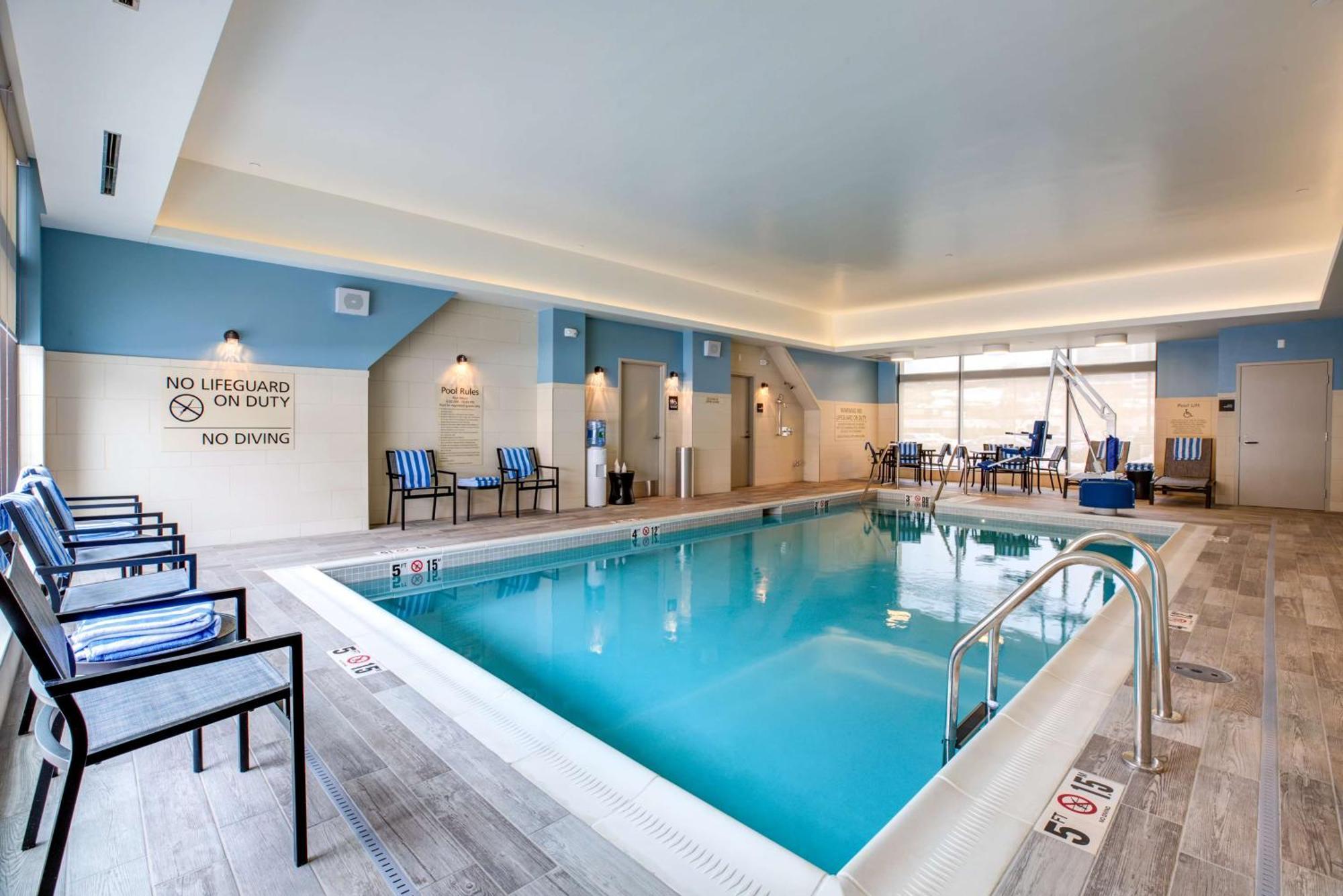 Hampton Inn & Suites Boston/Waltham Exteriér fotografie