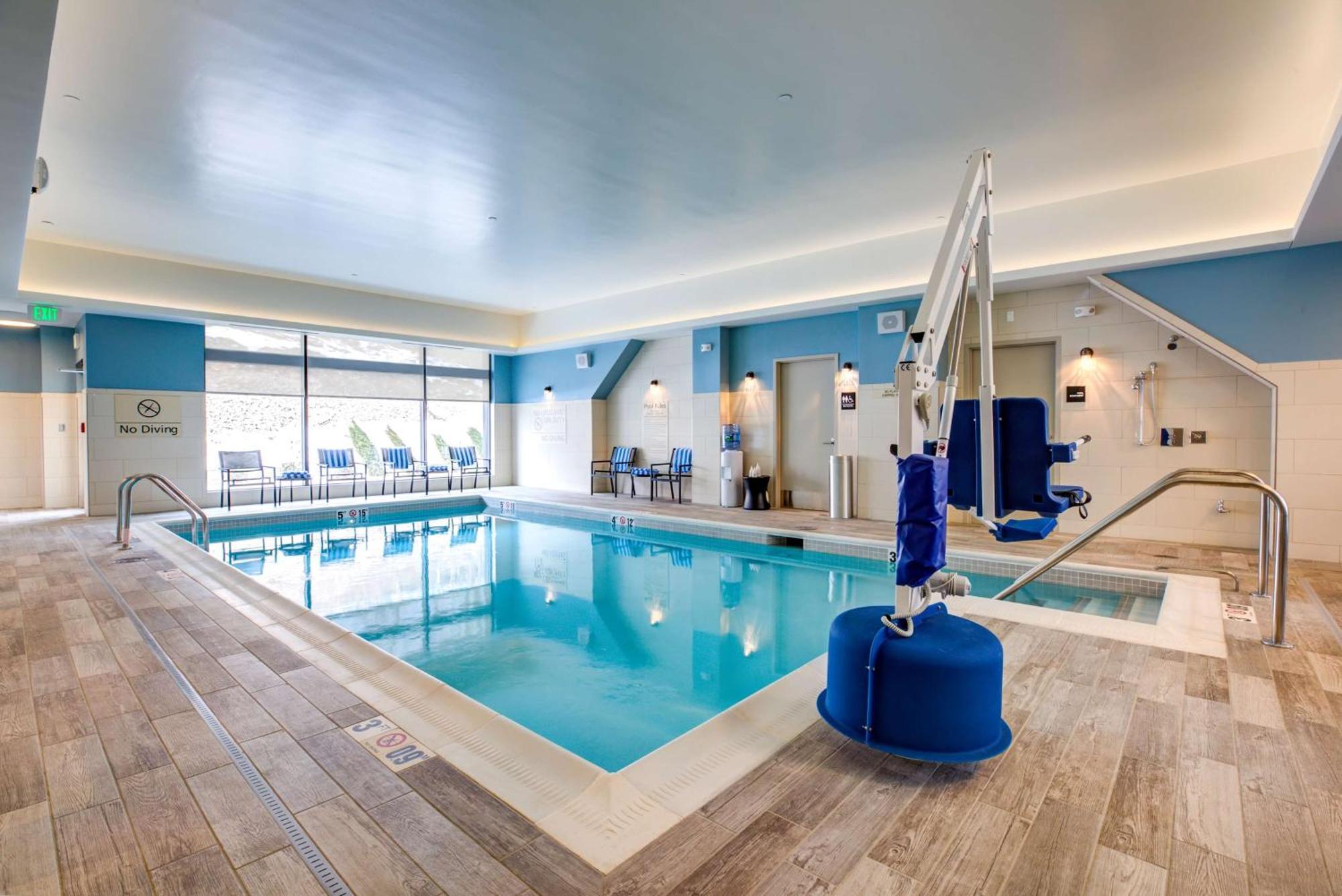 Hampton Inn & Suites Boston/Waltham Exteriér fotografie
