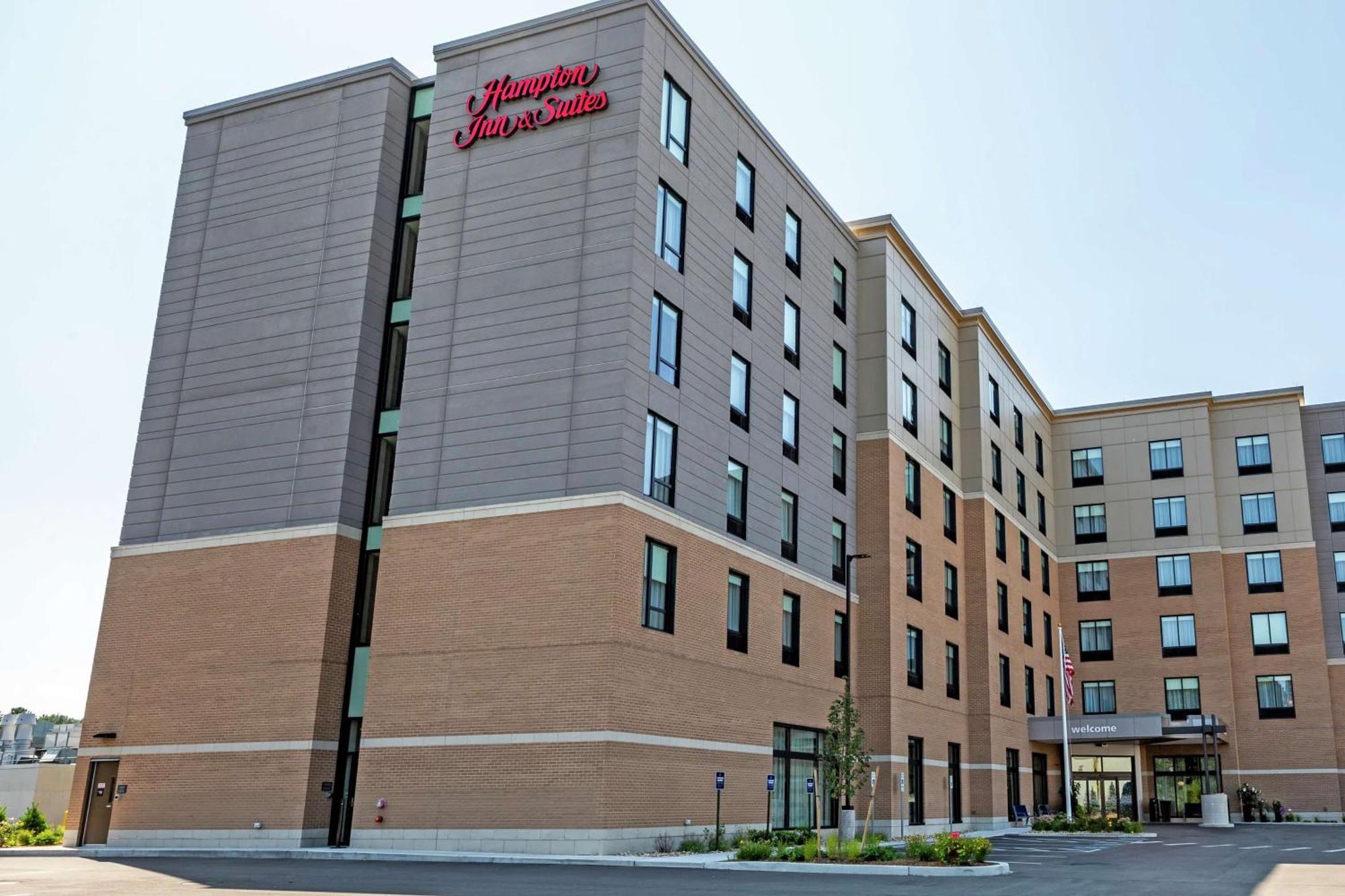 Hampton Inn & Suites Boston/Waltham Exteriér fotografie