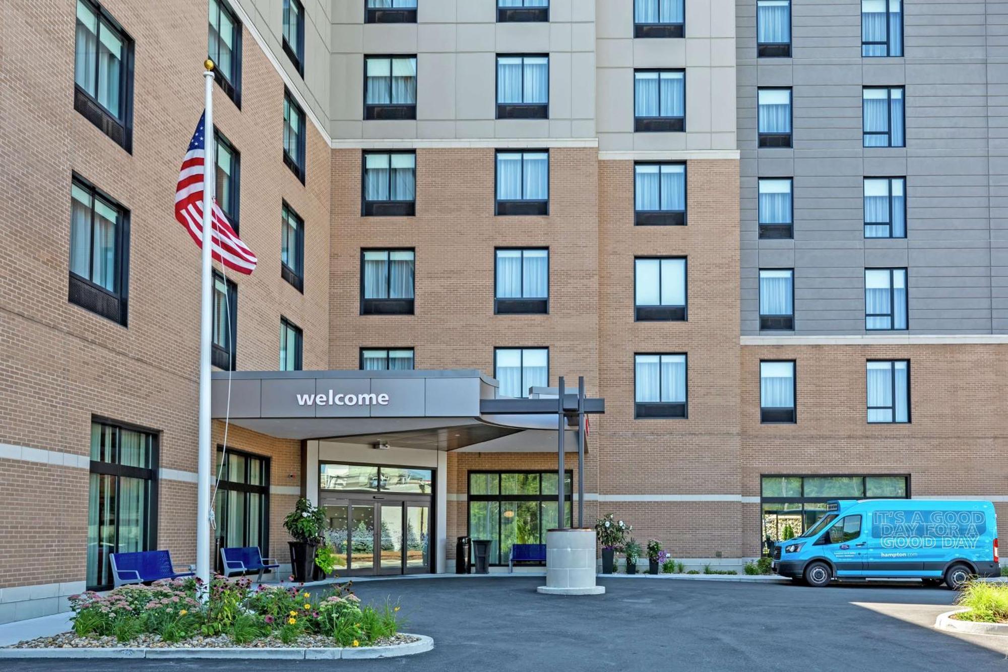 Hampton Inn & Suites Boston/Waltham Exteriér fotografie